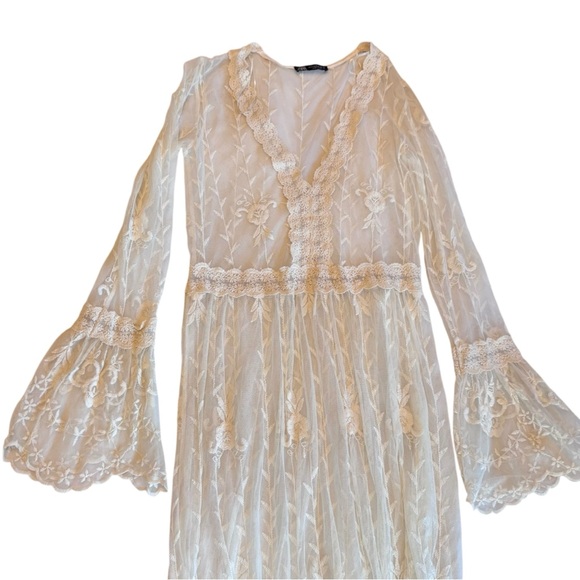Zara Cream Sheer Lace Bell Long Sleeve V-Neck Maxi Dress - Picture 4 of 5